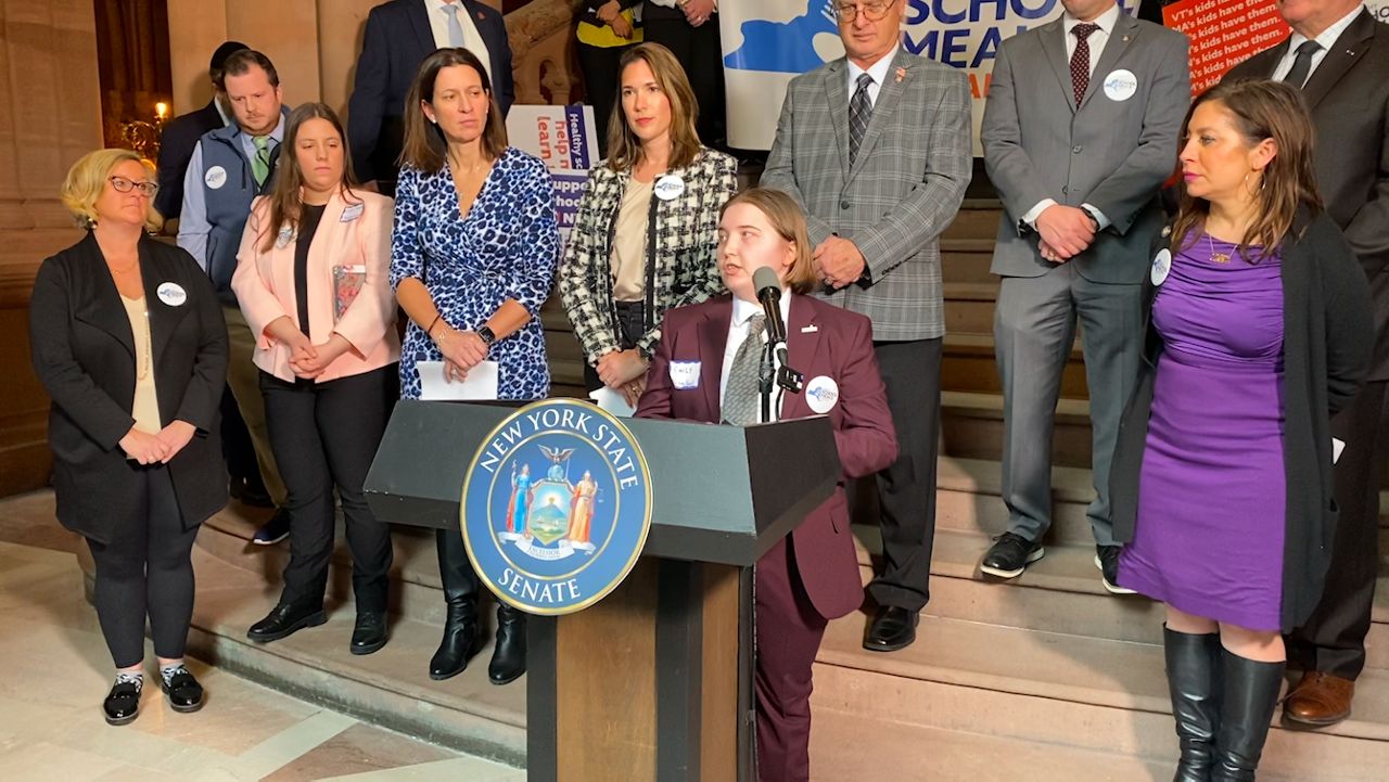 N.Y. lawmakers push for universal free meals in schools - Vimarsana News